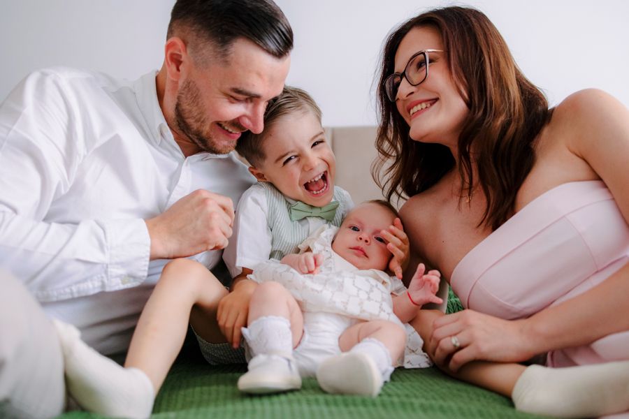 Pregătiri de botez, acasă · 7